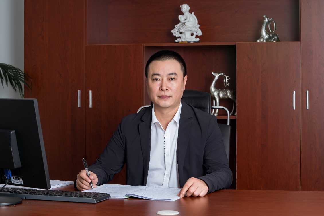 税旭东（副总经理）  负责生产、销售